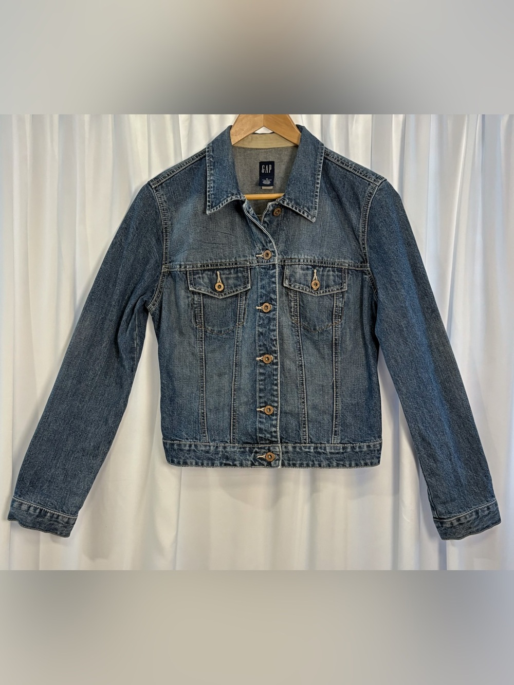 Vintage Gap Y2K Medium Wash Denim Trucker Jacket Size M